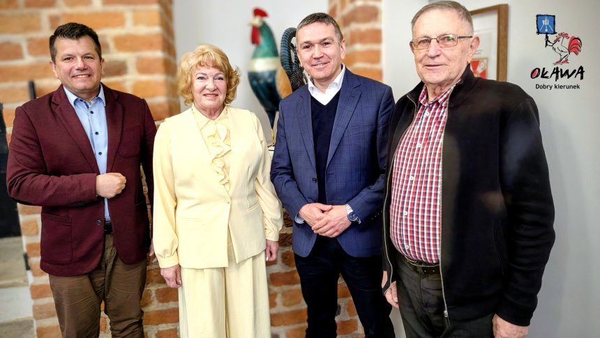 Przedstawiciele Nowej Lewicy zwiedzili też Centrum Edukacji Historycznej w Oławie , nowe miejsce w sercu Oławy. Byli pod wrażeniem. Obiecali, że jeszcze tu wrócą i będą zachęcać innych, aby koniecznie zobaczyli podziemia ratusza. Dziękujemy za wizytę.