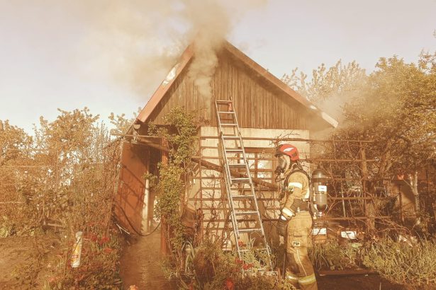🚒 Intensywne działania oławskich strażaków – dwie interwencje w jednym czasie...