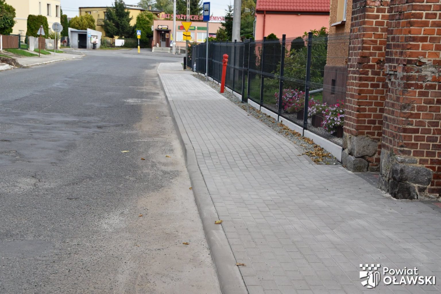 Koszt inwestycji wyniósł: 66 341,28 zł. Zadanie zostało wykonane przez Powiat Oławski.