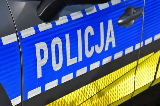 Mężczyzna został ukarany mandatami w wysokości 600 zł za spowodowanie zagrożenia bezpieczeństwa w ruchu drogowym oraz 2500 zł za kierowanie rowerem w stanie nietrzeźwości.