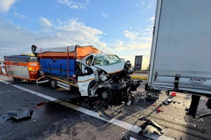 W wyniku zdarzenia 75-latek zginął na miejscu. Pomimo podjętej reanimacji jego życia nie udało się uratować. Na miejsce wezwano również śmigłowiec Lotniczego Pogotowia Ratunkowego.
